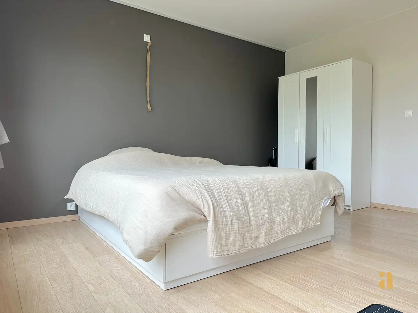 Zon, ruimte & torens: dit lichtrijke appartement heeft het allemaal! foto 15