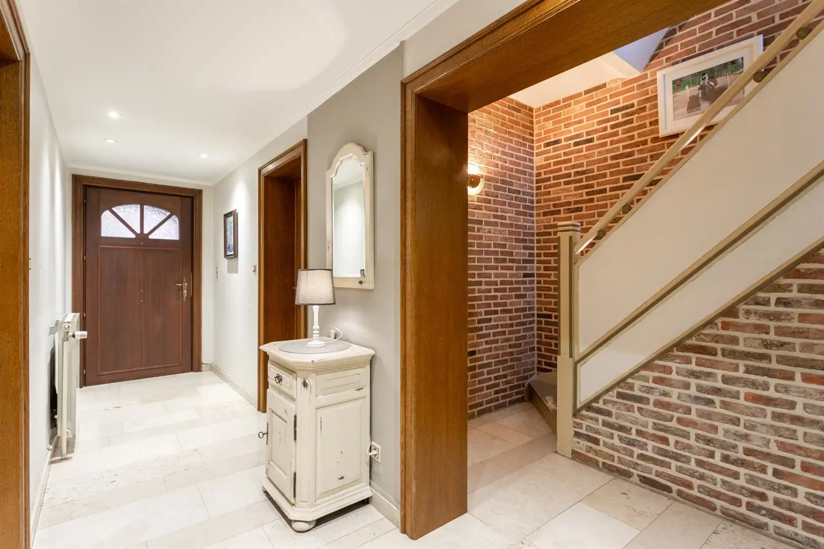Ruime woning met naastgelegen bouwgrond en loods foto 4