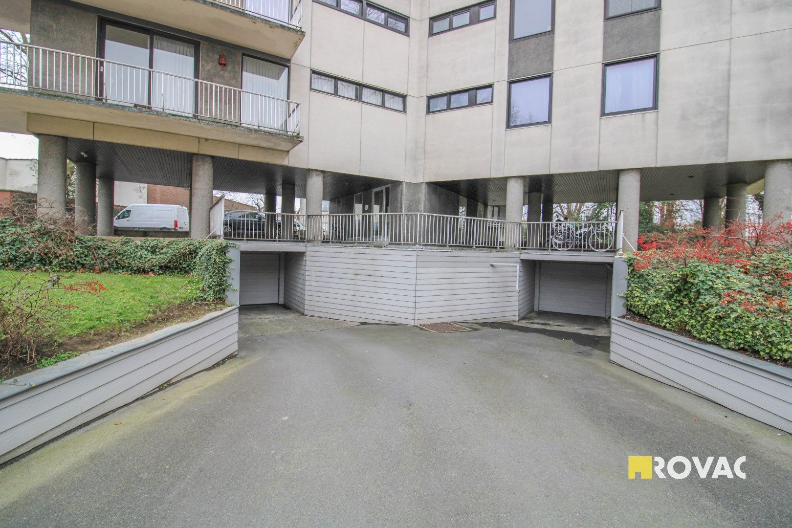 Instapklaar appartement met autostandplaats in garage! foto 13
