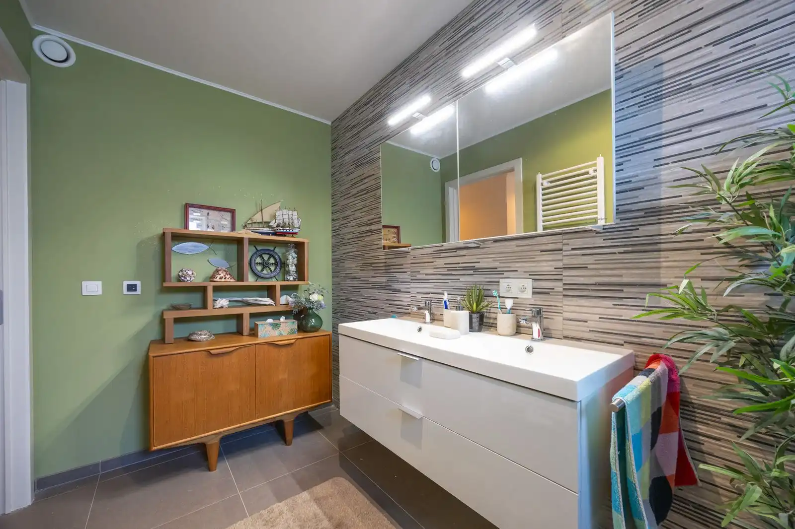 "Stijlvol appartement te koop in Oostende - moderne luxe met 2 slaapkamers en een ruime woonkamer" foto 14