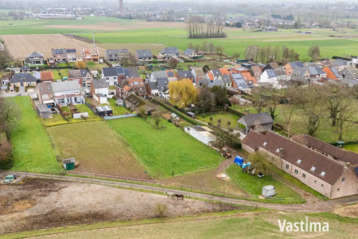 Woning met loods en grote tuin foto 28