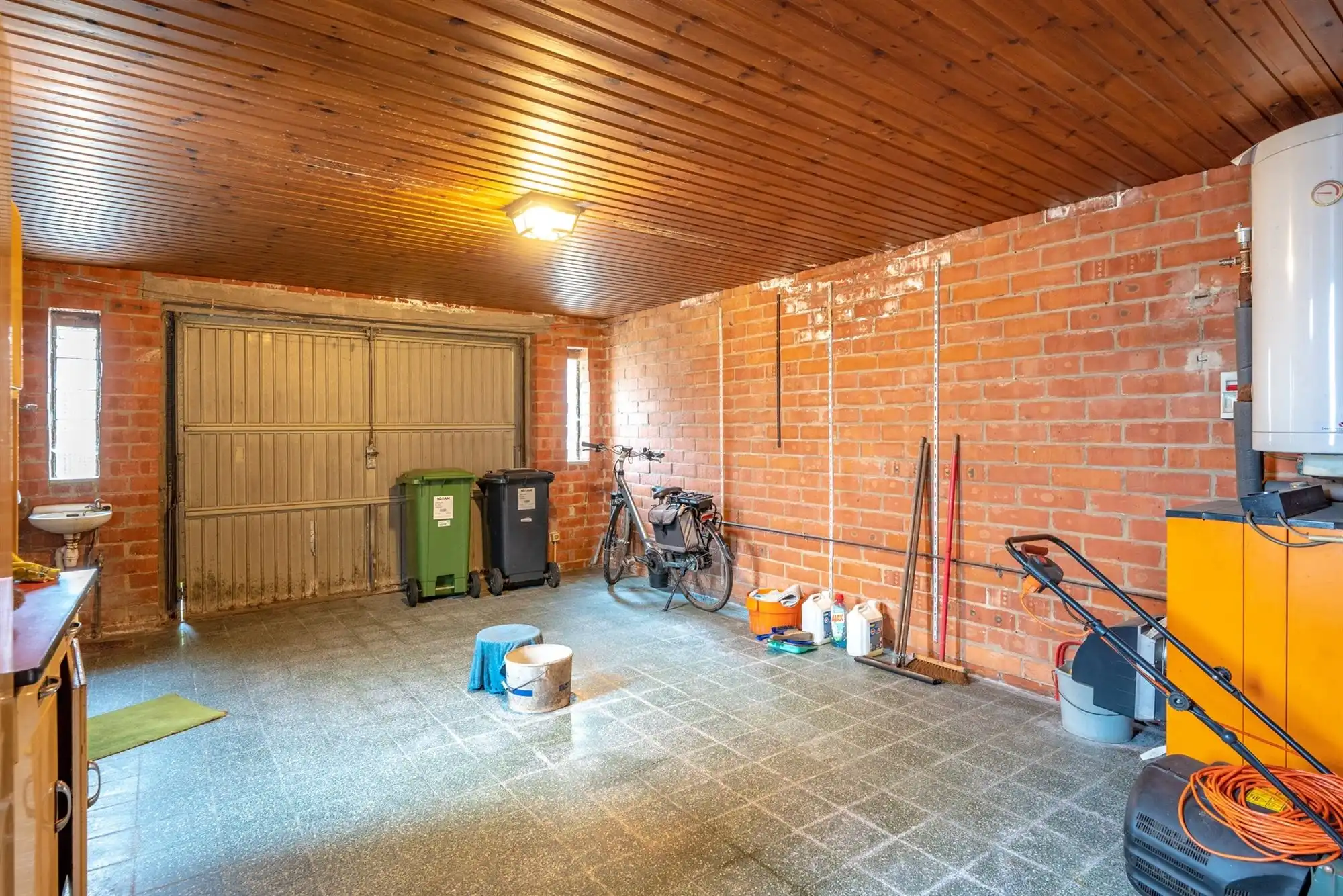 Op te frissen half-open gezinswoning met 3 slaapkamers en een ruime zolder foto 7