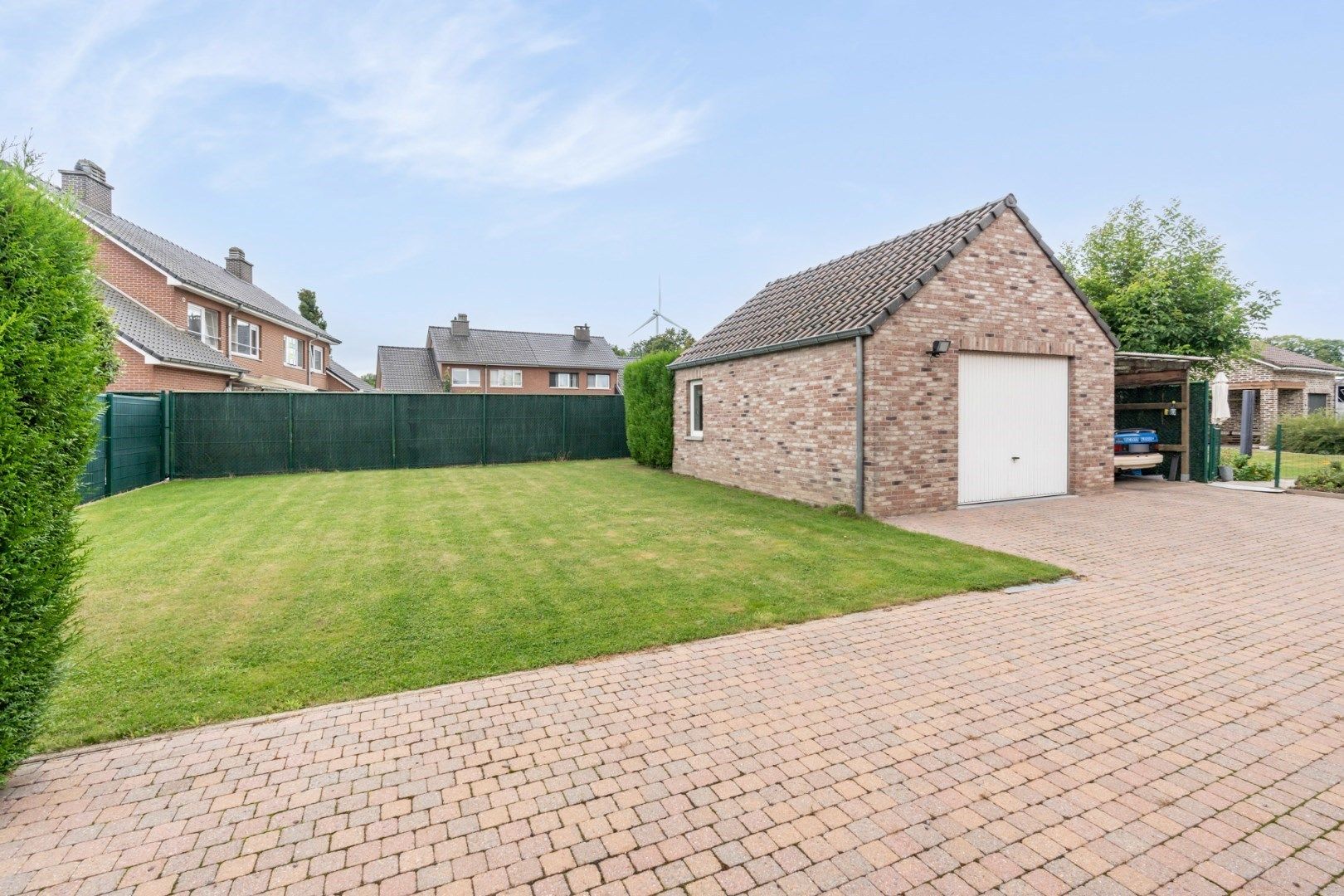 Vrijstaande, gelijkvloerse gezinswoning gelegen op een perceel van 6a18ca op een rustige locatie nabij het centrum van Neeroeteren!  foto 23