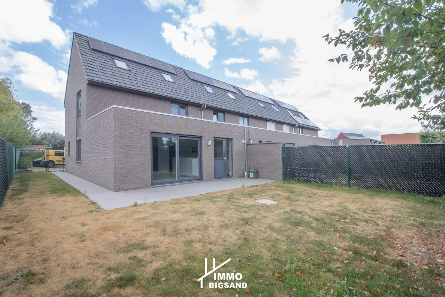 Halfopen nieuwbouwwoning te koop in rustige woonwijk met 4 slaapkamers (mogelijkheid 5 slaapkamers) foto 2