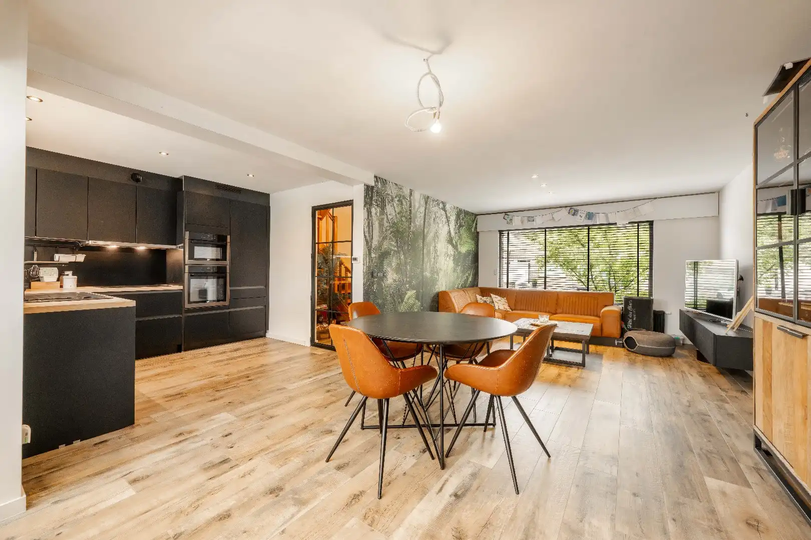 GERENOVEERDE (2021) HALF OPEN BEBOUWING OP 417 m² foto 5