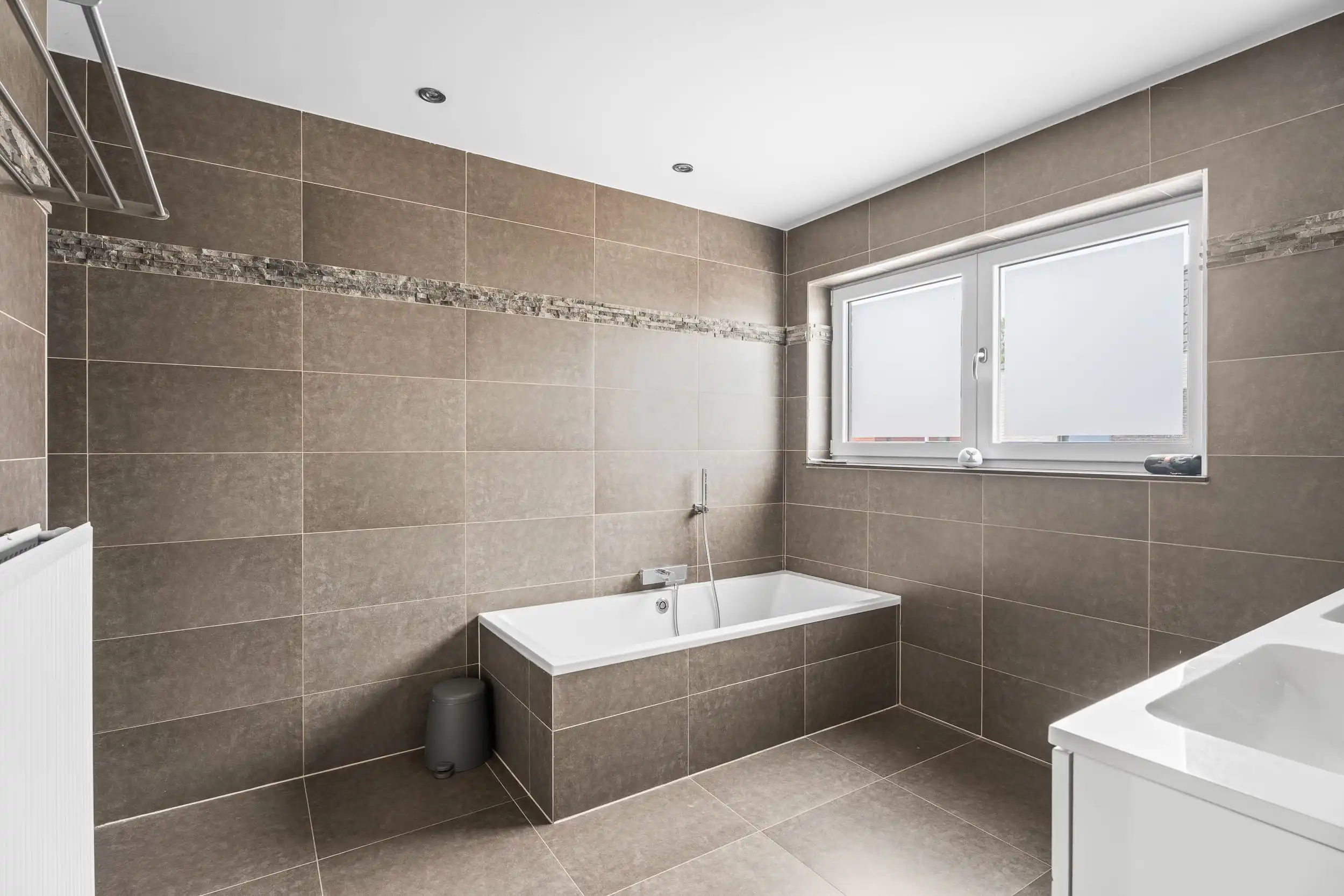 Instapklare halfopen bebouwing met 3 slaapkamers foto 10