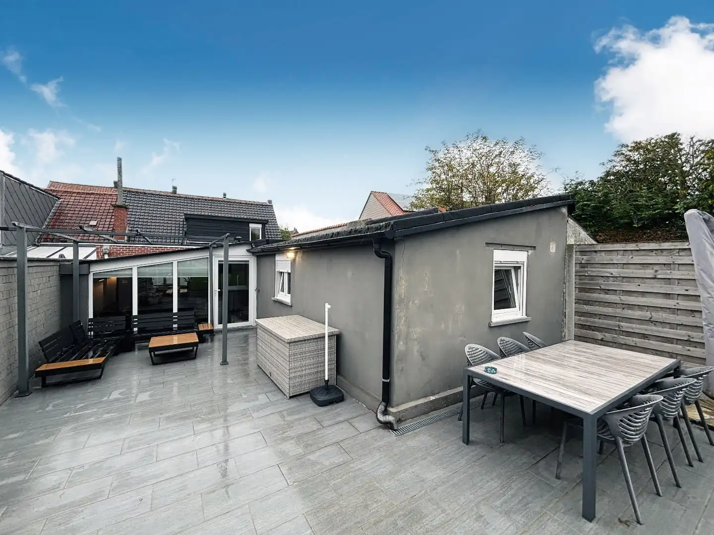 ENERGIEZUINIGE RUIME WONING OP 375M² MET 3 SLPKS, 2 BADKAMERS, GARAGE EN TUIN foto 2