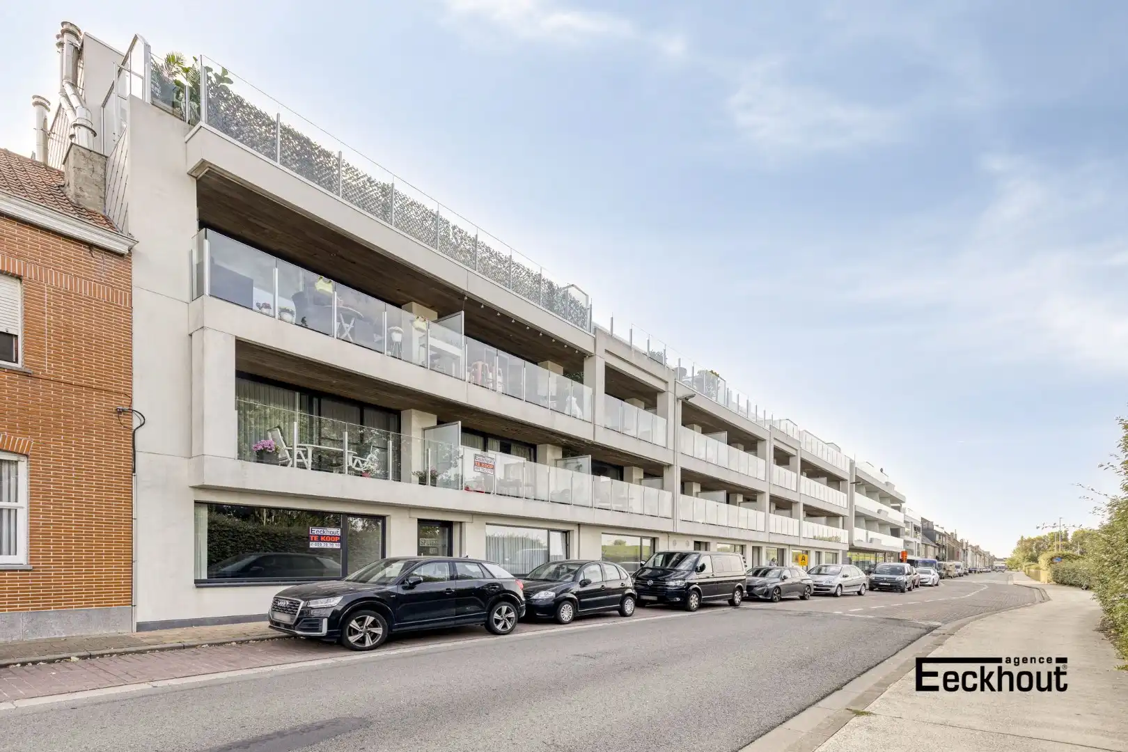 Instapklaar 2-slaapkamer appartement met ruim terras gelegen aan de Spuikom te Bredene! foto {{pictureIndex}}