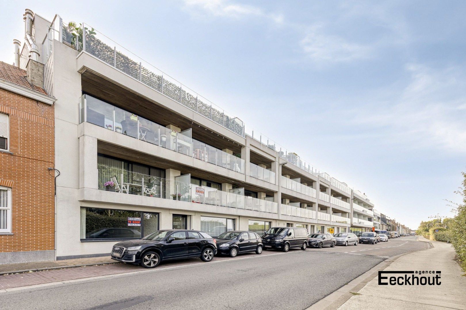 Instapklaar 2-slaapkamer appartement met ruim terras gelegen aan de Spuikom te Bredene! foto 16