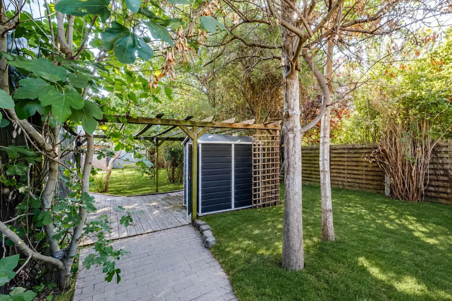 Op te frissen woning met perceel bouwgrond foto 23