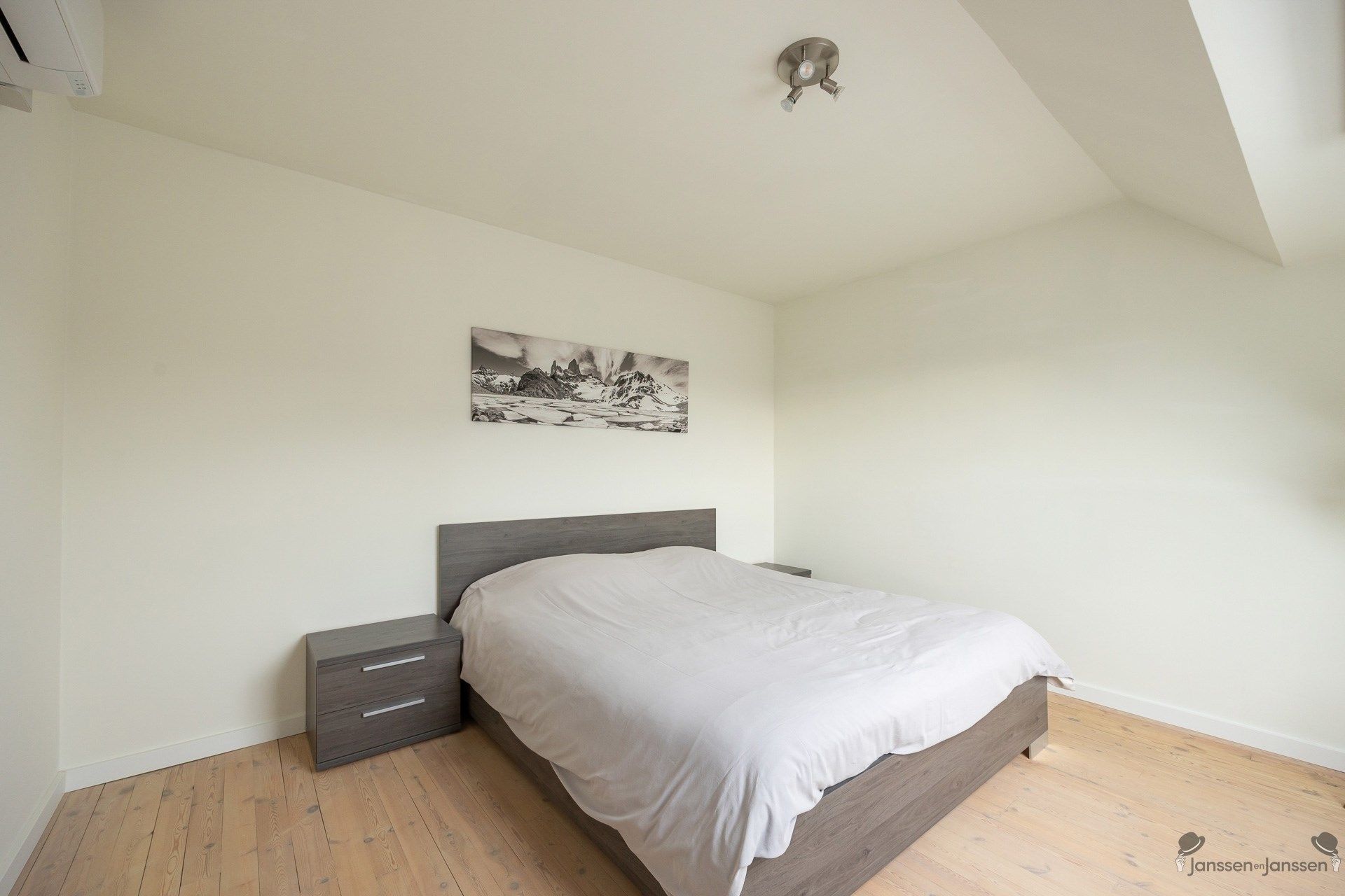 Modern, stijlvol dakappartement met riant terras en panoramisch uitzicht foto 12