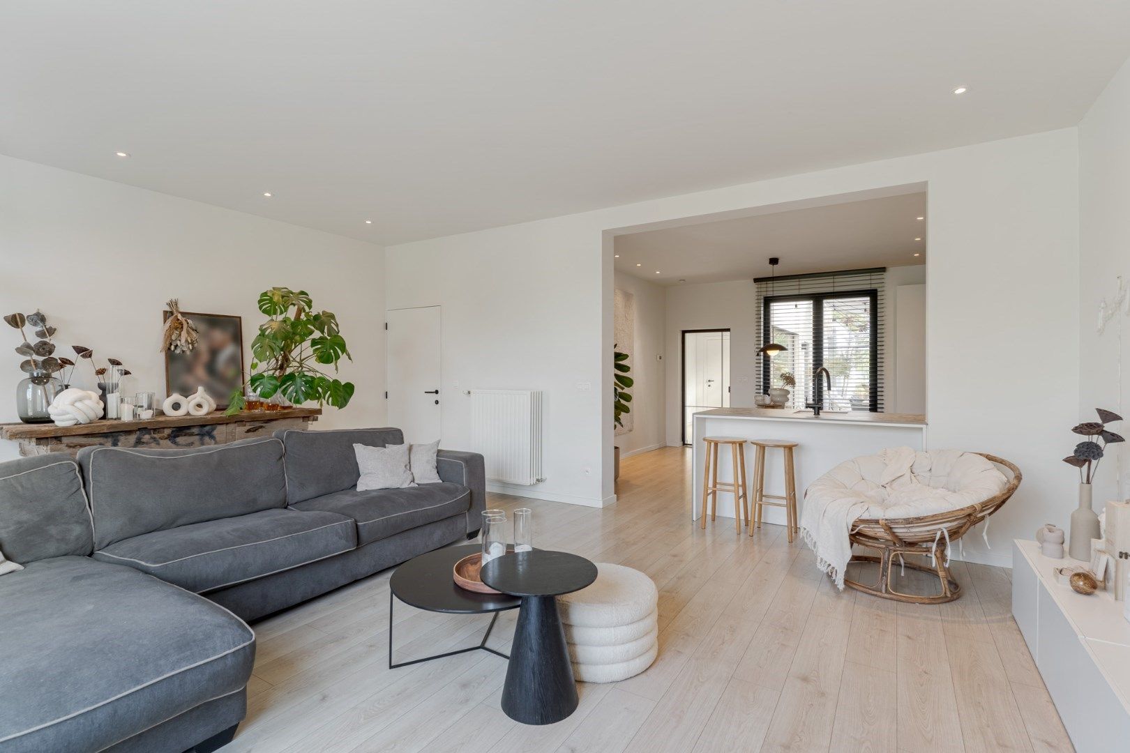 Knap en zeer grondig gerenoveerde halfvrijstaande woning met 4 slaapkamers en tuin in het mooie landelijke Jesseren foto 10