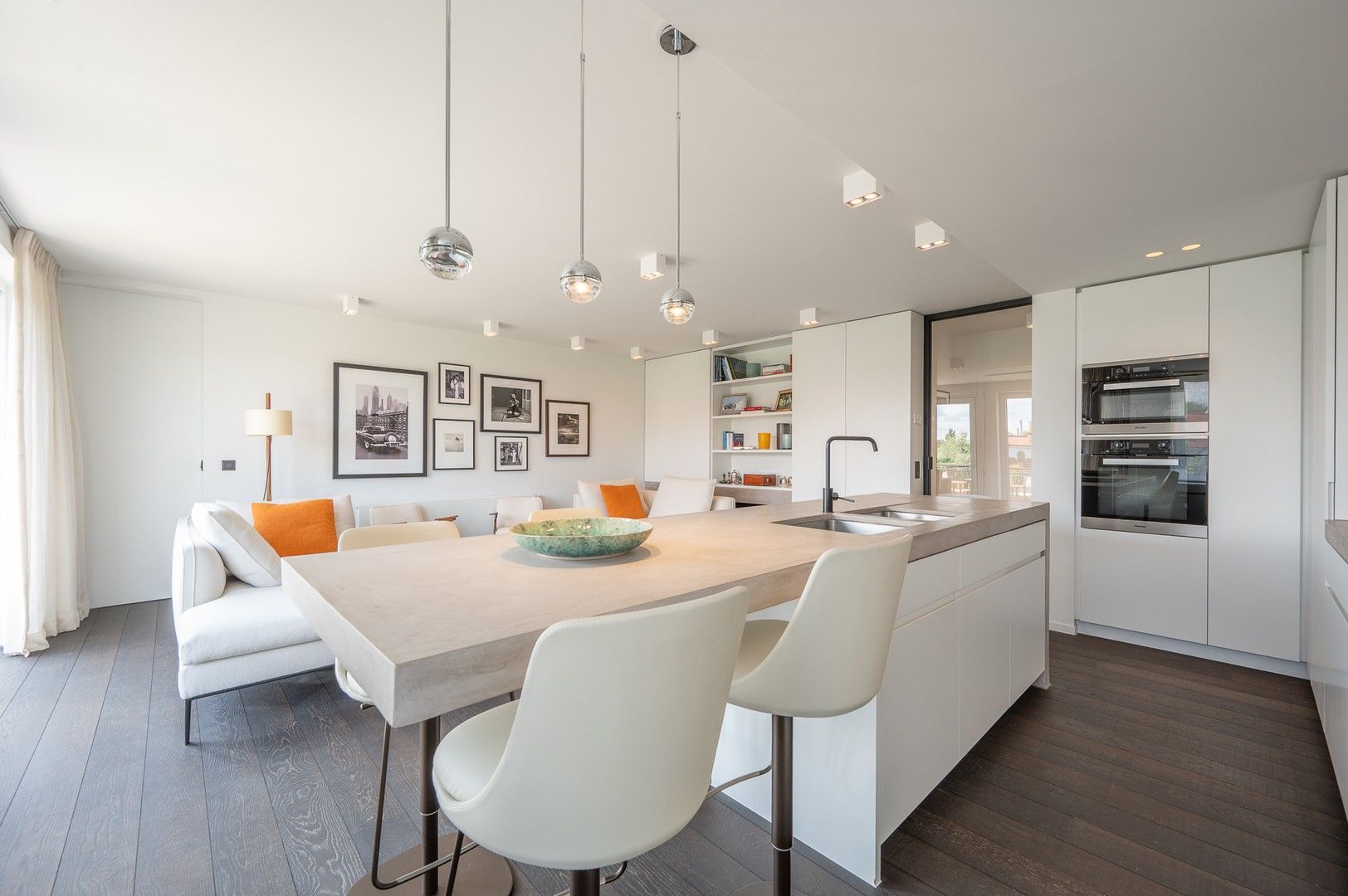 Hedendaags, instapklaar zuidgericht appartement, rustig gelegen in het Zoute. foto 5