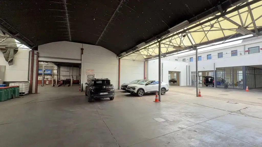 Showroom met magazijn te huur aan het Handelsdok in Gent foto 5