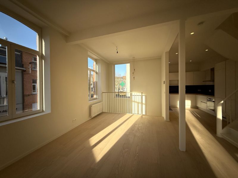 Unieke gerenoveerde triplex appartement met zicht op Coupure foto 7