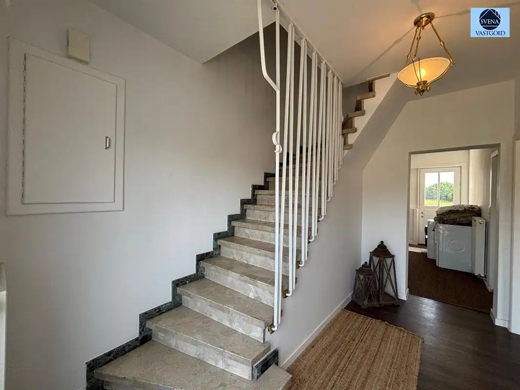 VERNIEUWDE WONING MET 4 SLAAPKAMERS EN TUIN  foto 2