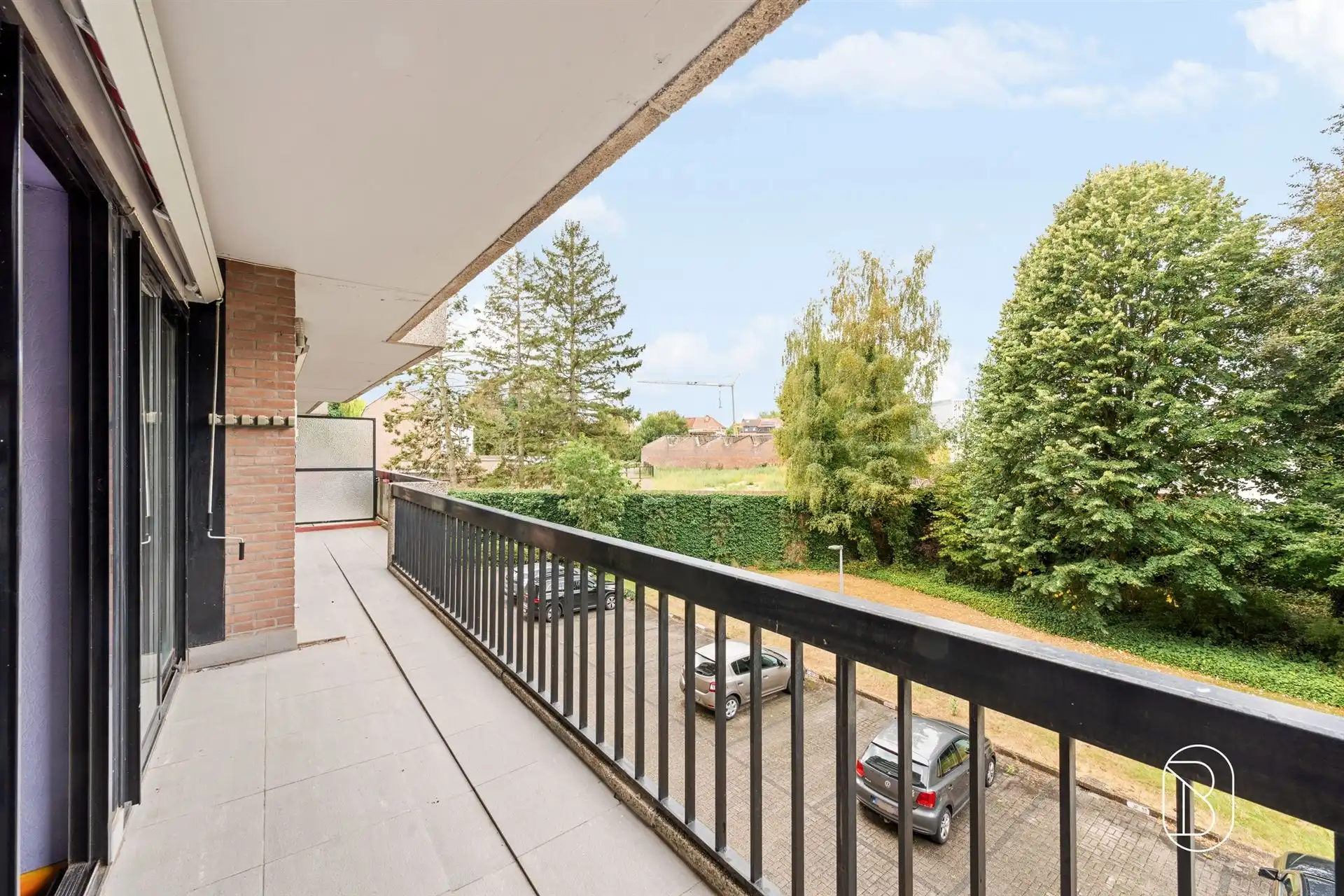 Ruim appartement met terras, groen zicht en parkeerplaats! foto 3