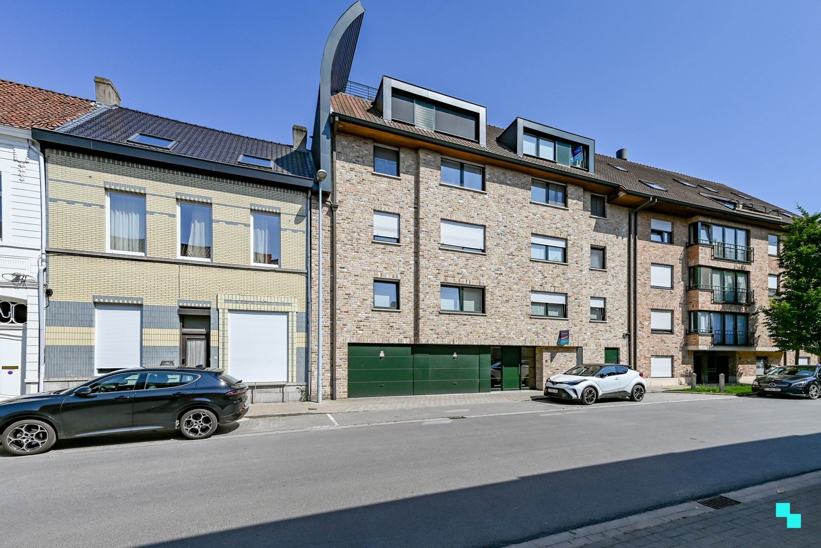 Ruim tweeslaapkamer appartement nabij centrum Izegem foto 30