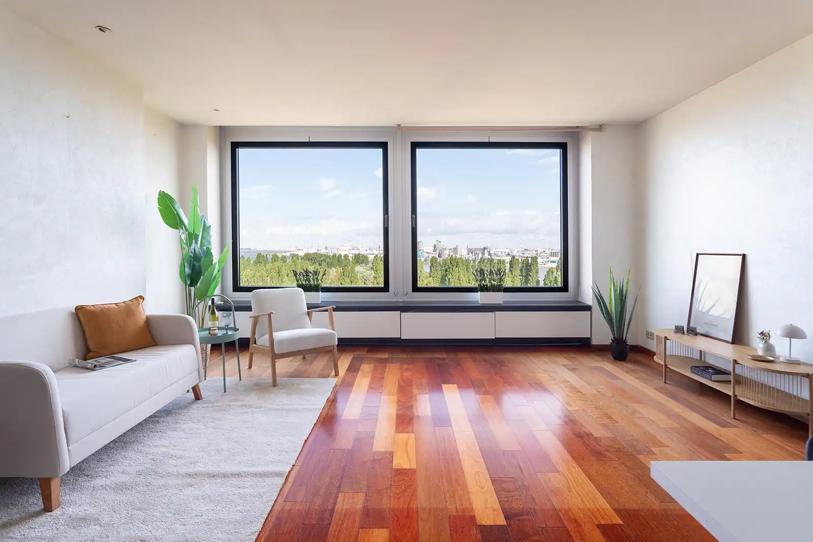 Lichtrijk 2-slaapkamerappartement met ruim terras en panoramisch uitzicht foto 2