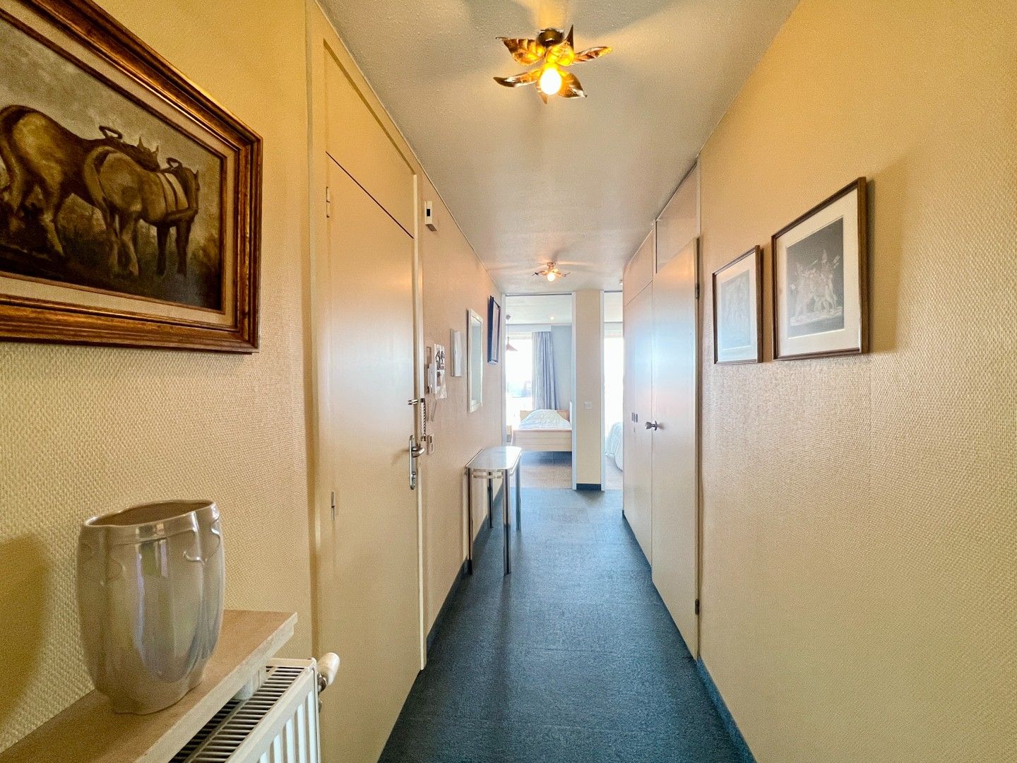 Te renoveren appartement met 2 slaapkamers op een uitstekende ligging foto 9