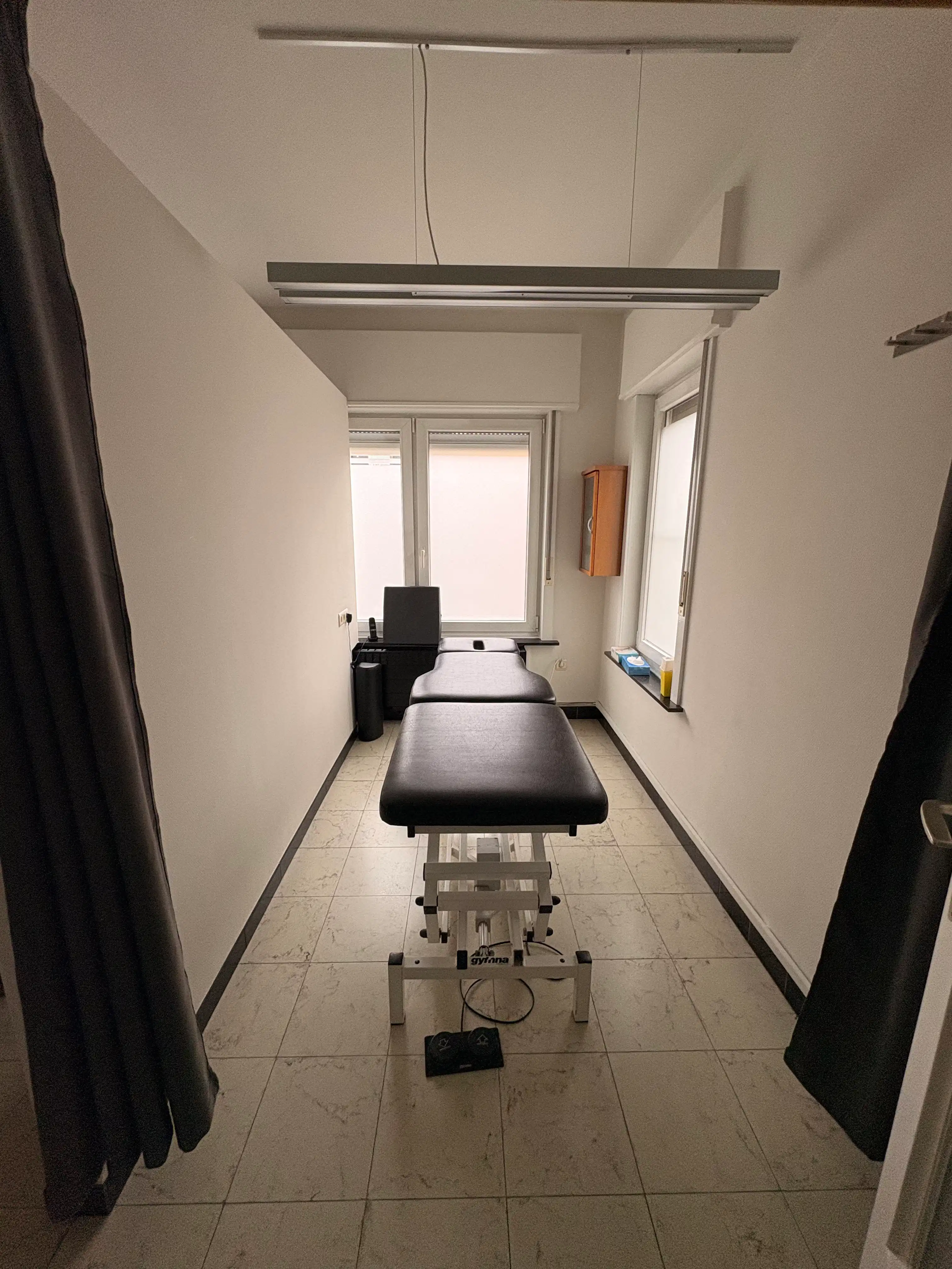 Gelijkvloerse praktijkruimte met potentieel tot éénslaapkamerappartement en privé autostaanplaats foto 21