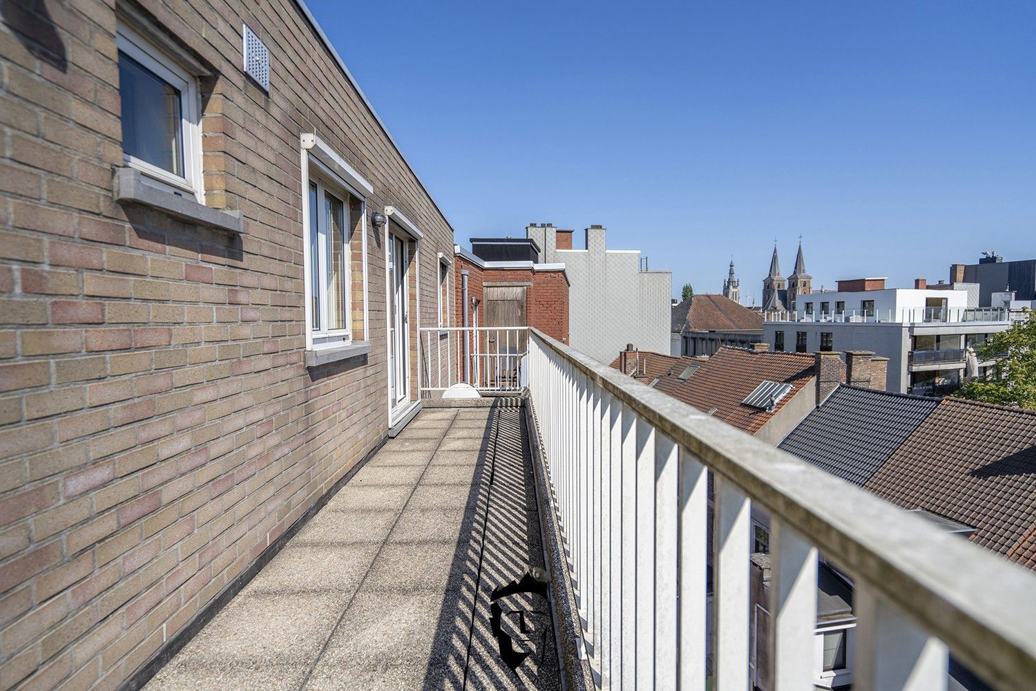 APPARTEMENT MET 180° VERGEZICHT foto 8