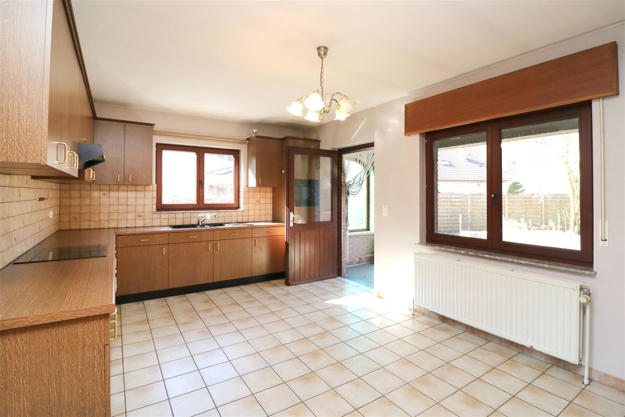 Label c, mooi gelegen landhuis, zonnige leefruimte foto 14