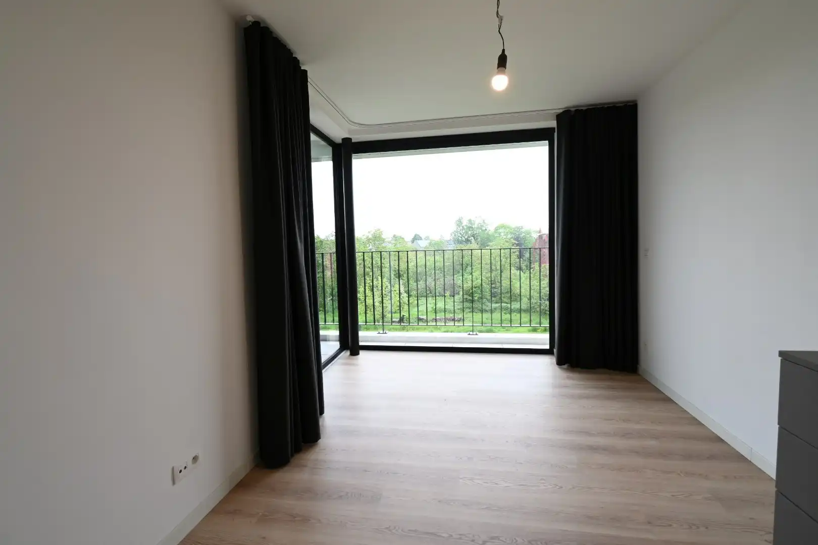 Knap recent appartement met 2 slaapkamers en mooi uitzicht + autostandplaats foto 12
