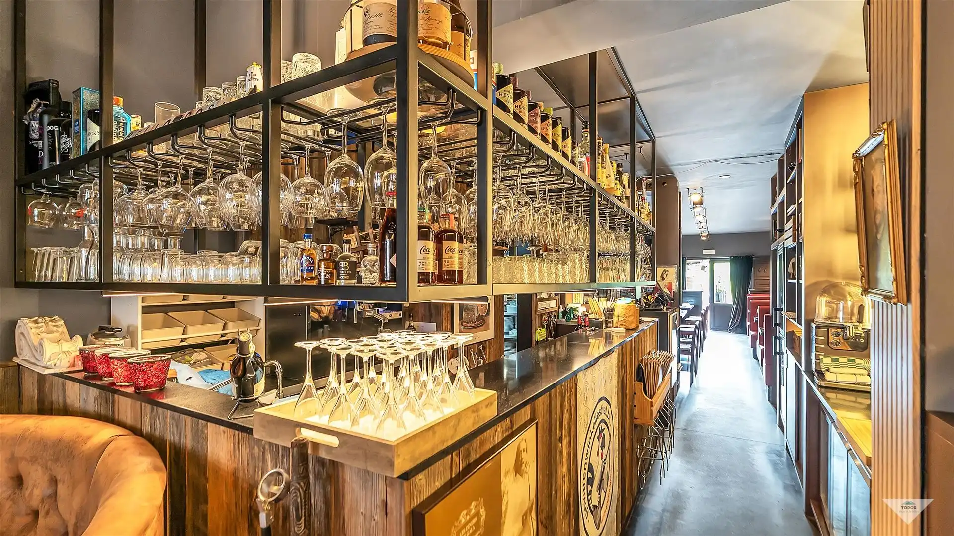 Commercieel handelspand met instapklaar restaurant te huur foto 4