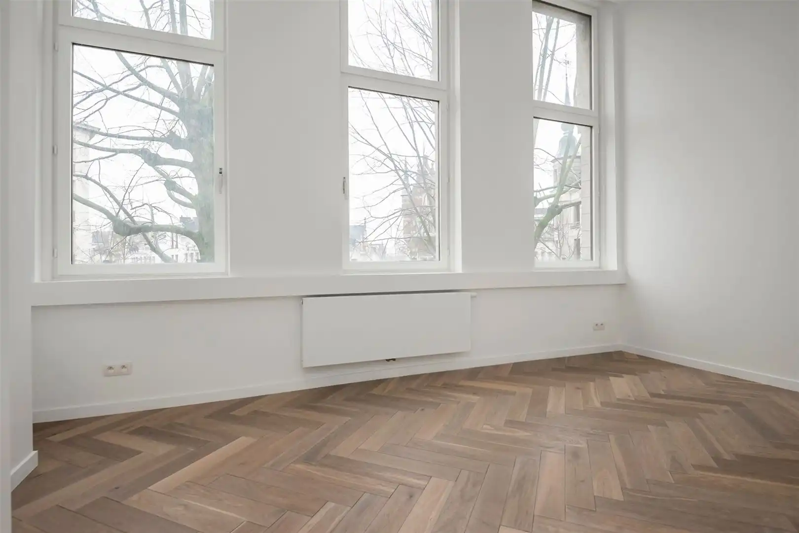 Majestueus burgerhuis met studio foto 18