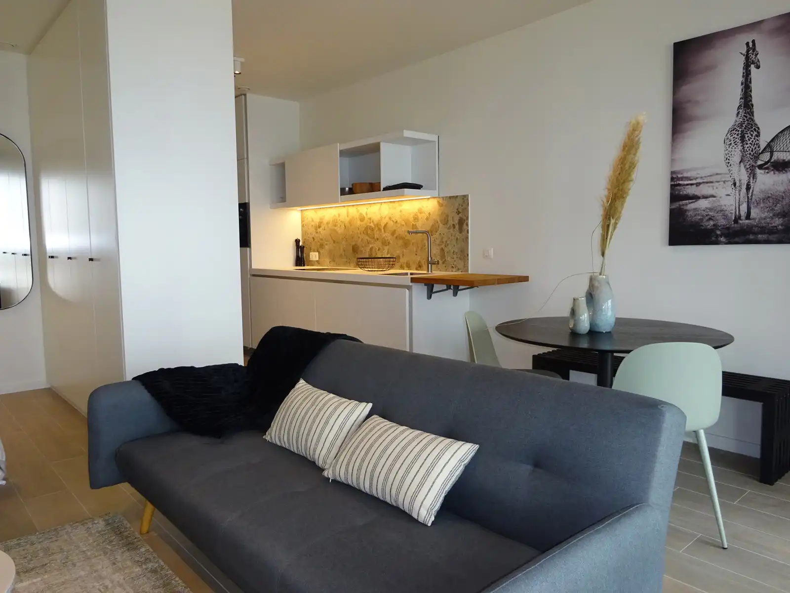 1-slaapkamer gemeubelde studio met zicht op Schelde  foto 3