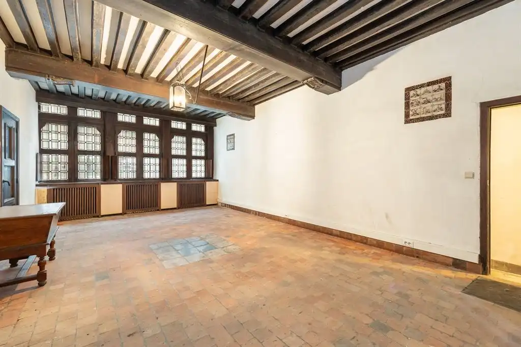  Uniek, karaktervol 16e eeuws gebouw in hartje centrum foto 2