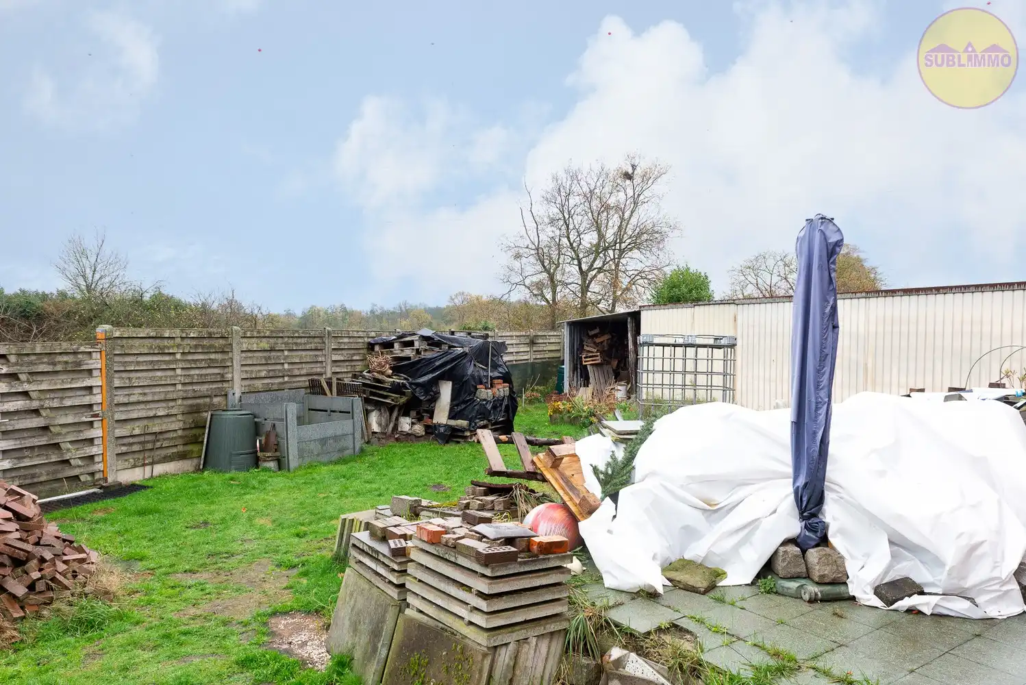 Ruime gelijkvloerse woning met 4 slaapkamers op een perceel van 554m². foto 23