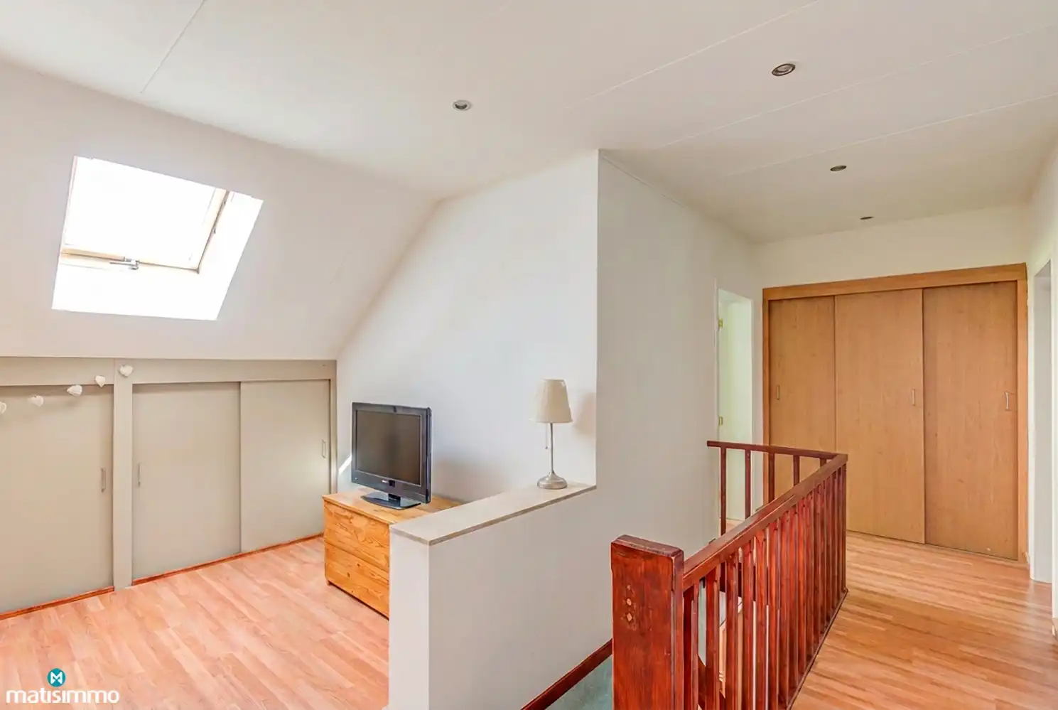 KARAKTERVOLLE EENGEZINSWONING MET 5 SLAAPKAMERS, GARAGE, CARPORT EN TUIN NABIJ HET CENTRUM VAN BILZEN foto 22