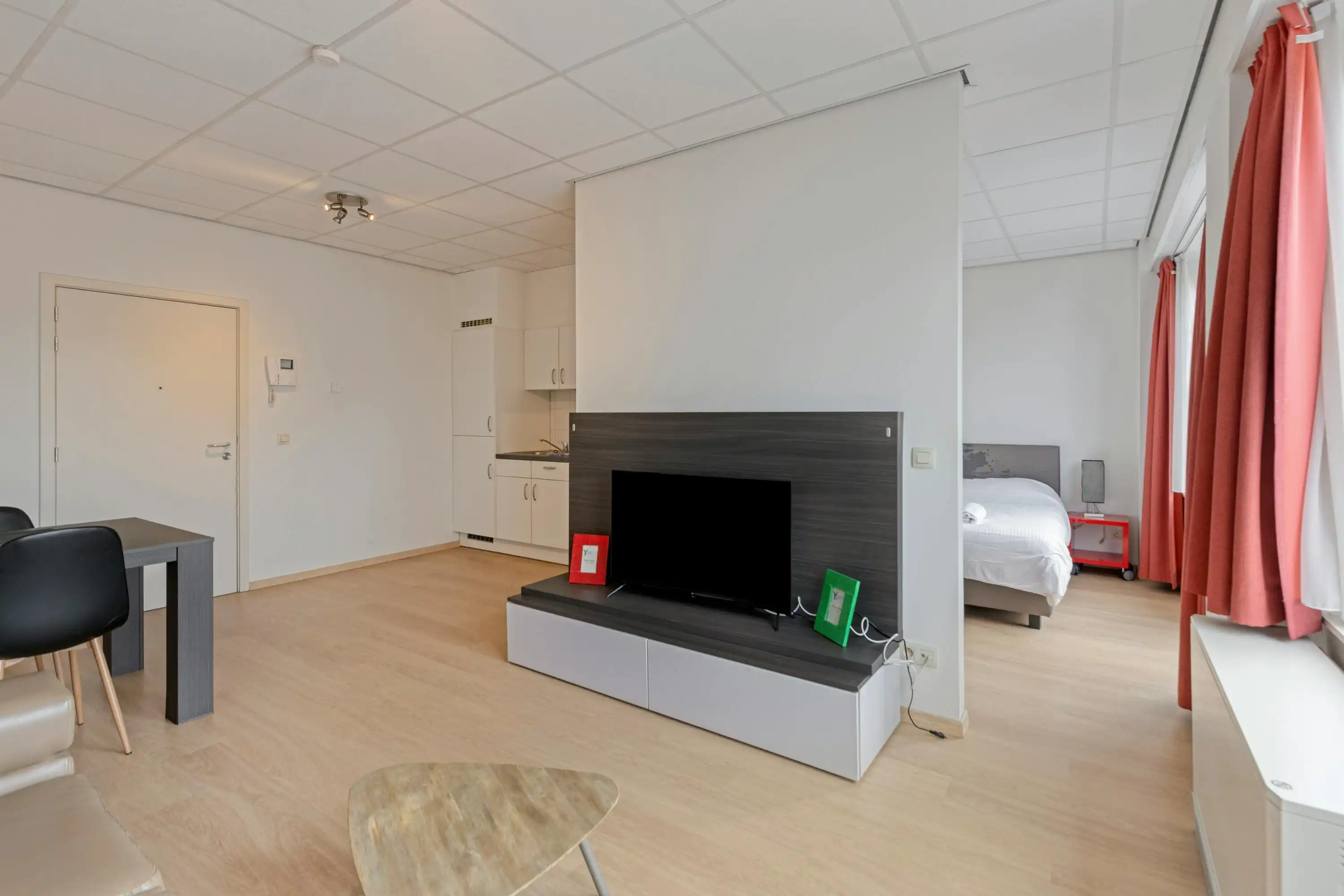 Lichtrijke Studio te Koop in Hartje Brussel foto 14