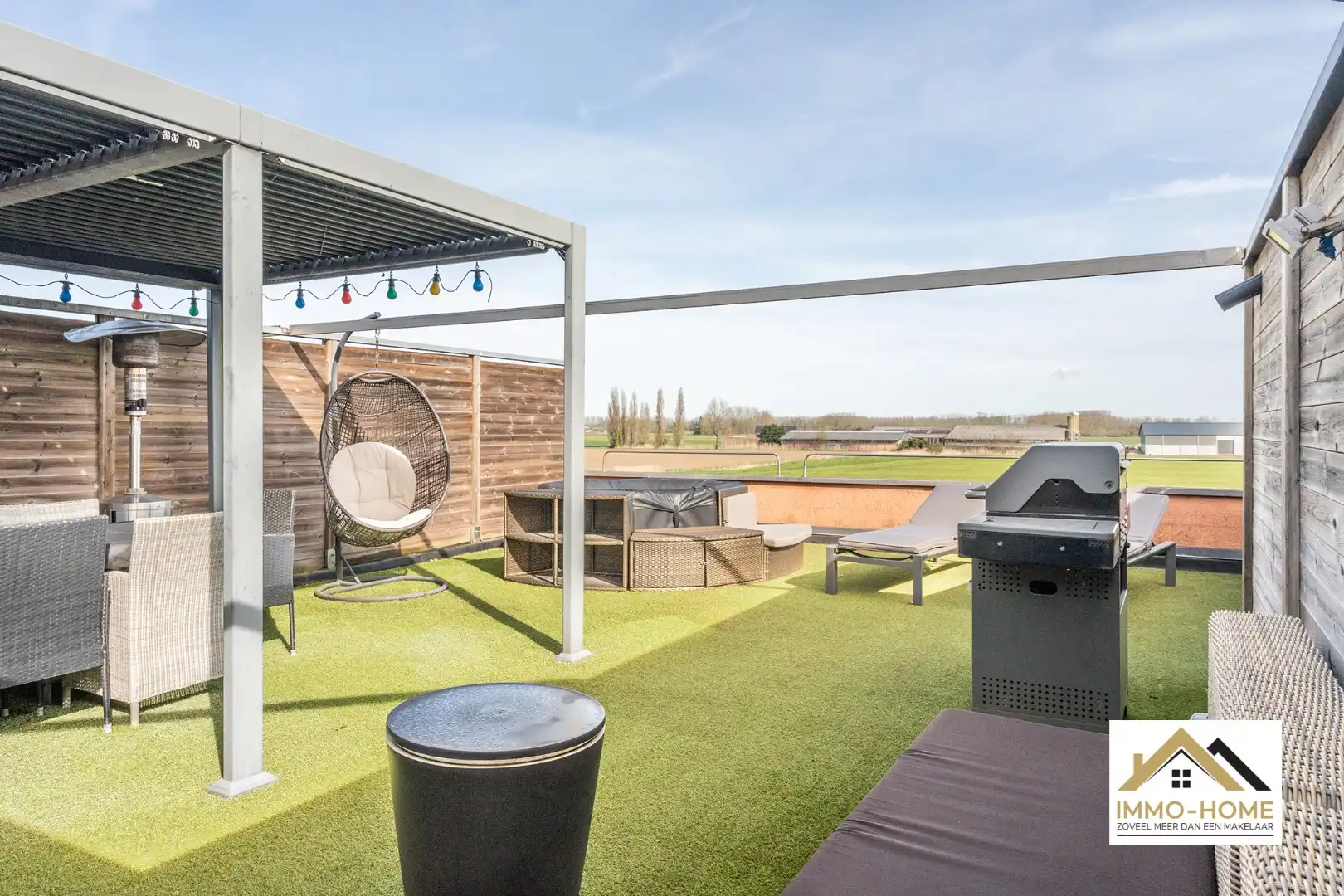 Ruime woning met prachtig uitzicht foto 3