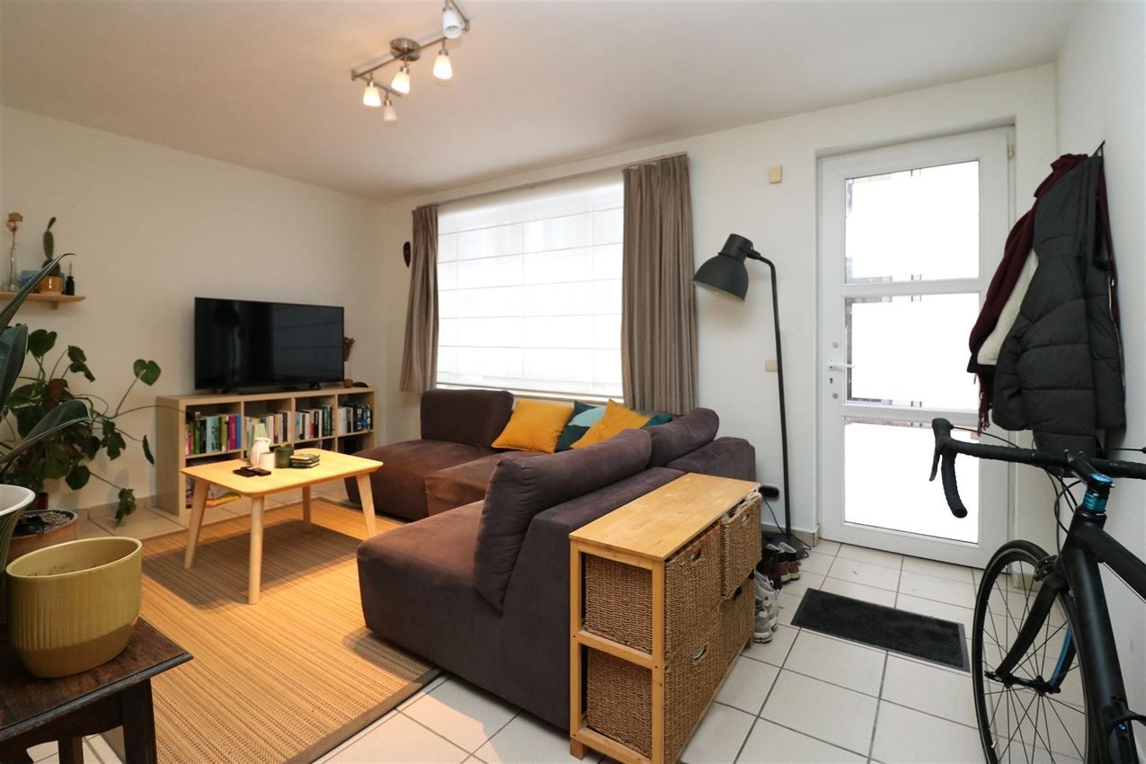 Centrale, zeer gezellige stadswoning met 2 slpk. en koer foto 3