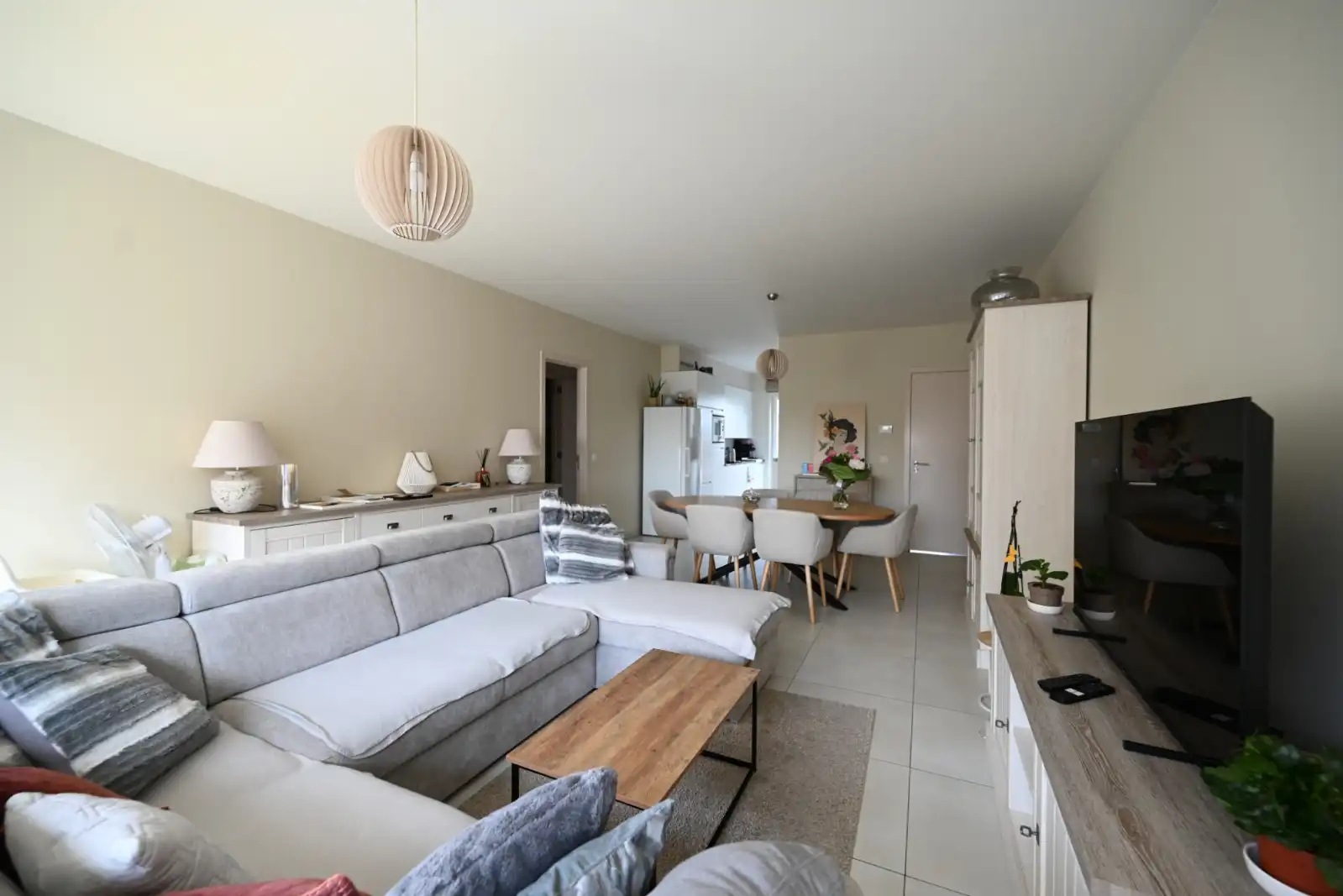 Gezellig appartement met 2 slaapkamers op de Munt te Roeselare! foto 10