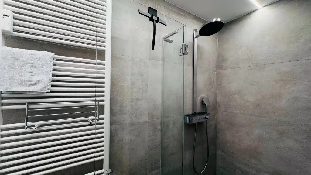 Centraal gelegen gerenoveerd 3-slaapkamerappartement met 2 terrassen foto 11