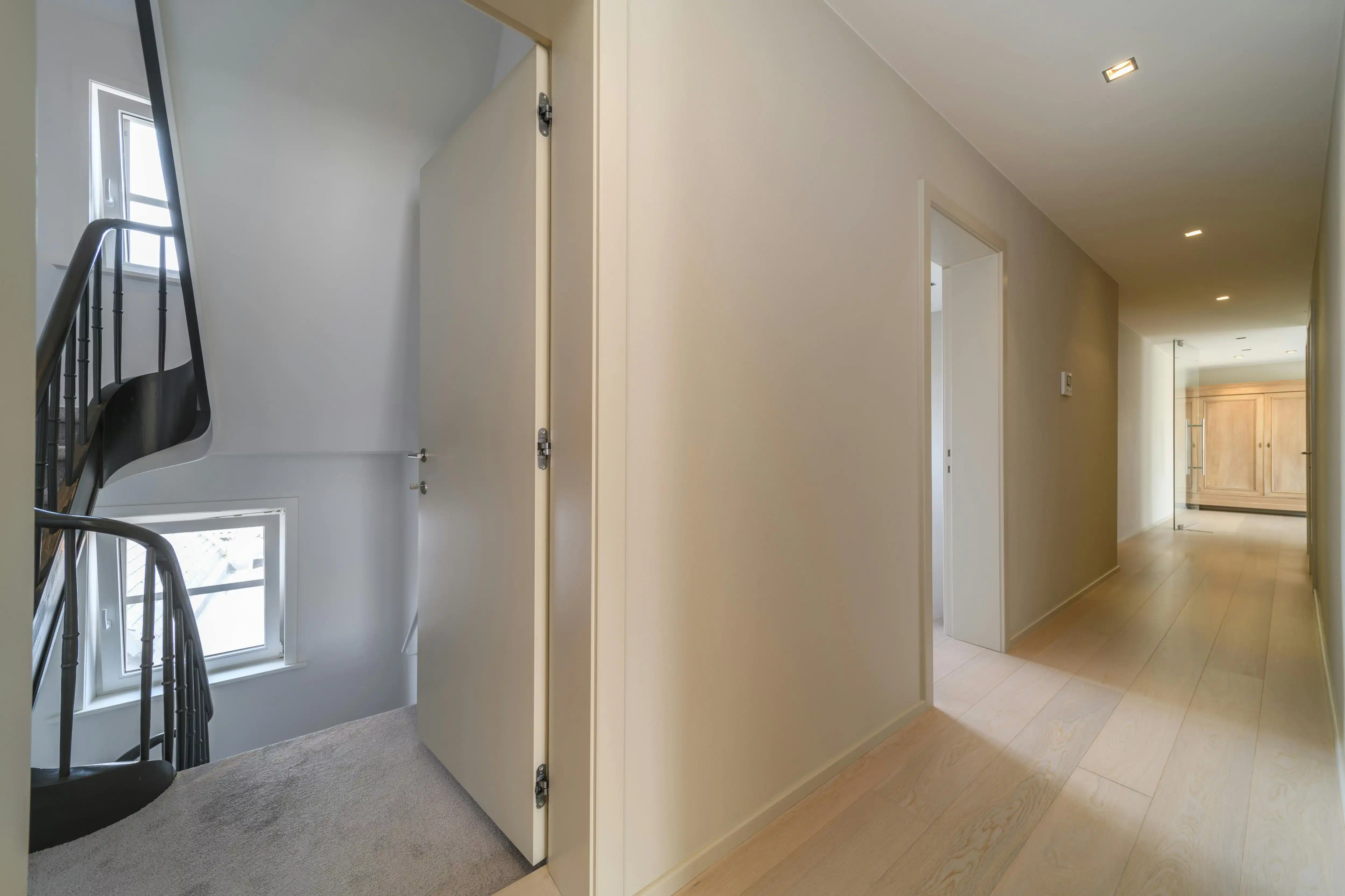 Herenhuis met ruime garage te koop in Izenberge. foto 25