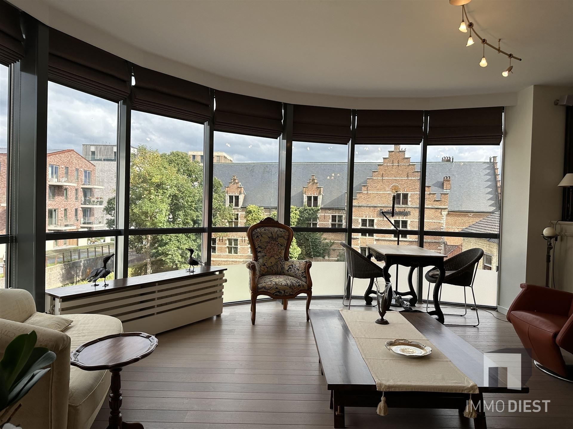 Villa appartement met zicht op de Ezeldijkmolen - 3 slpks, terras en parking foto 4