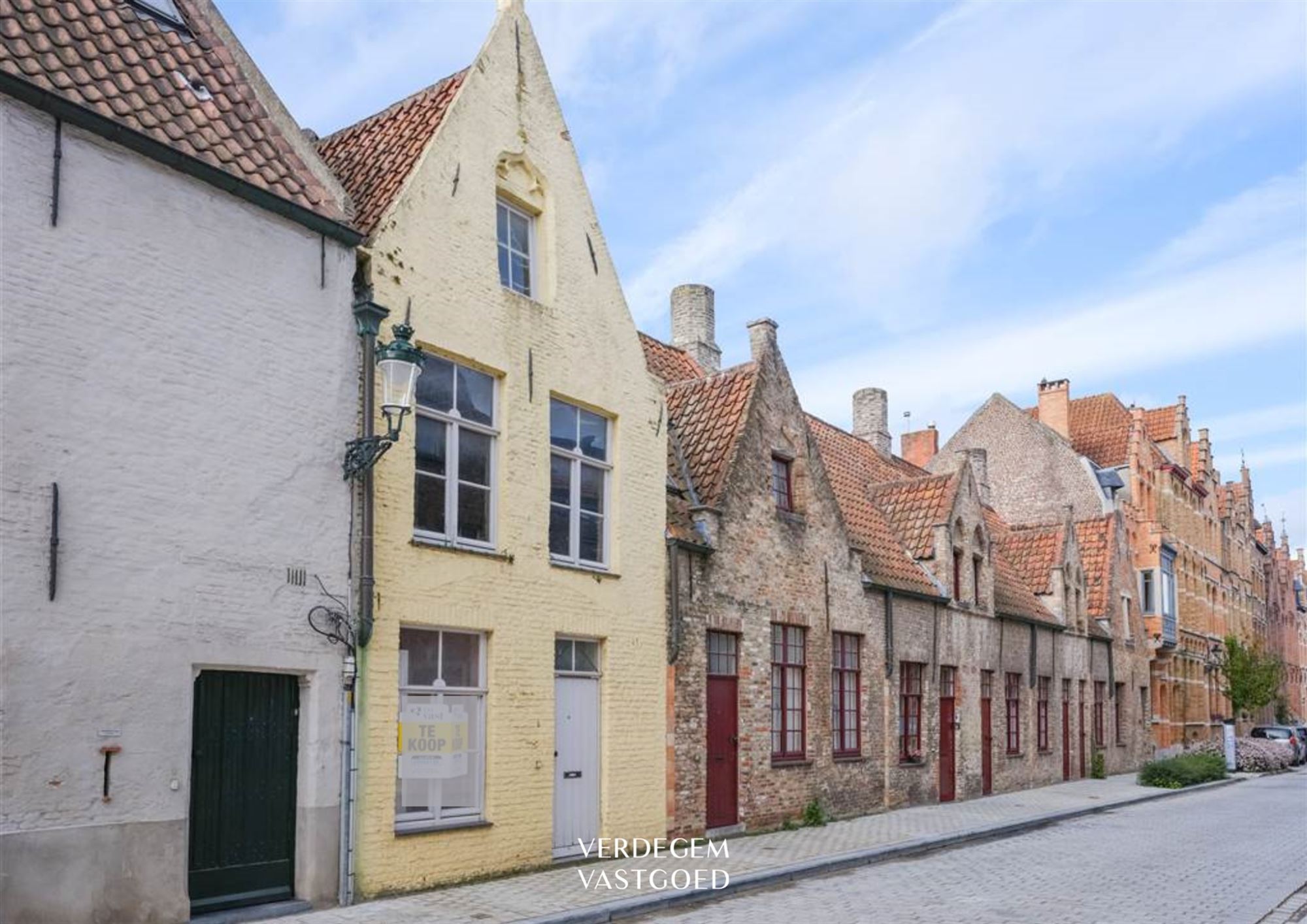 Charmante stadswoning in het historische hart van Brugge, te renoveren foto 1