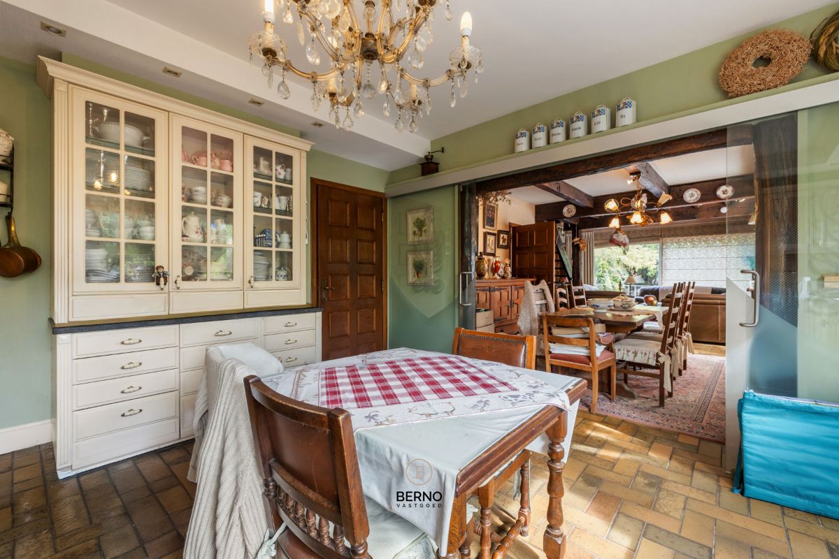 Ruime laagbouwvilla met 5 slaapkamers en 150 m² kelder/garage in Lede foto 5