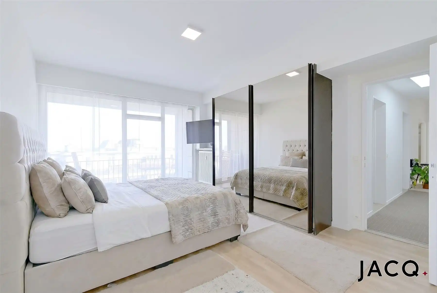 Gerenoveerd, ruim appartement op toplocatie! foto 8