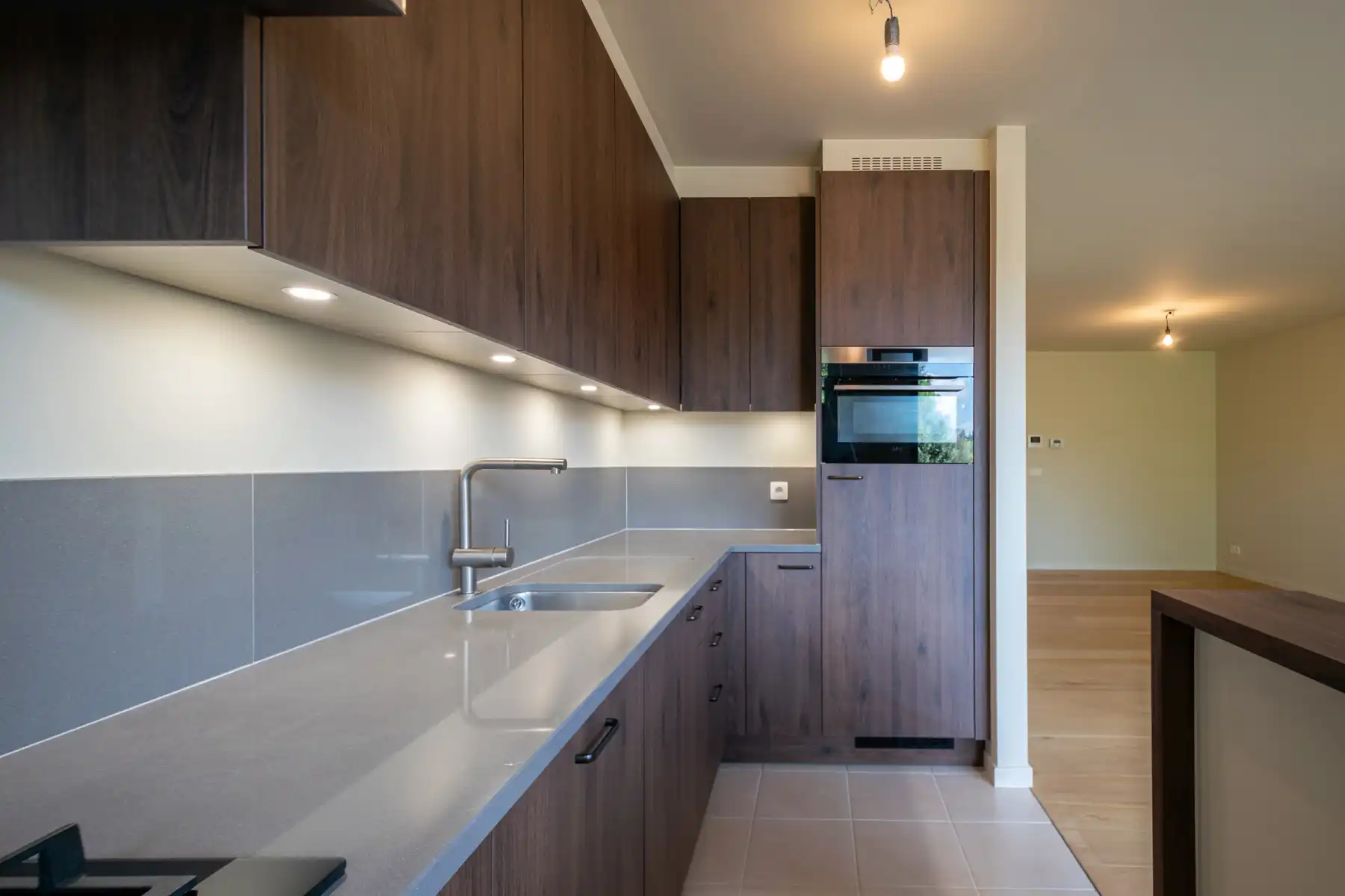 VOLLEDIG GERENOVEERD APPARTEMENT MET LIFT foto 3