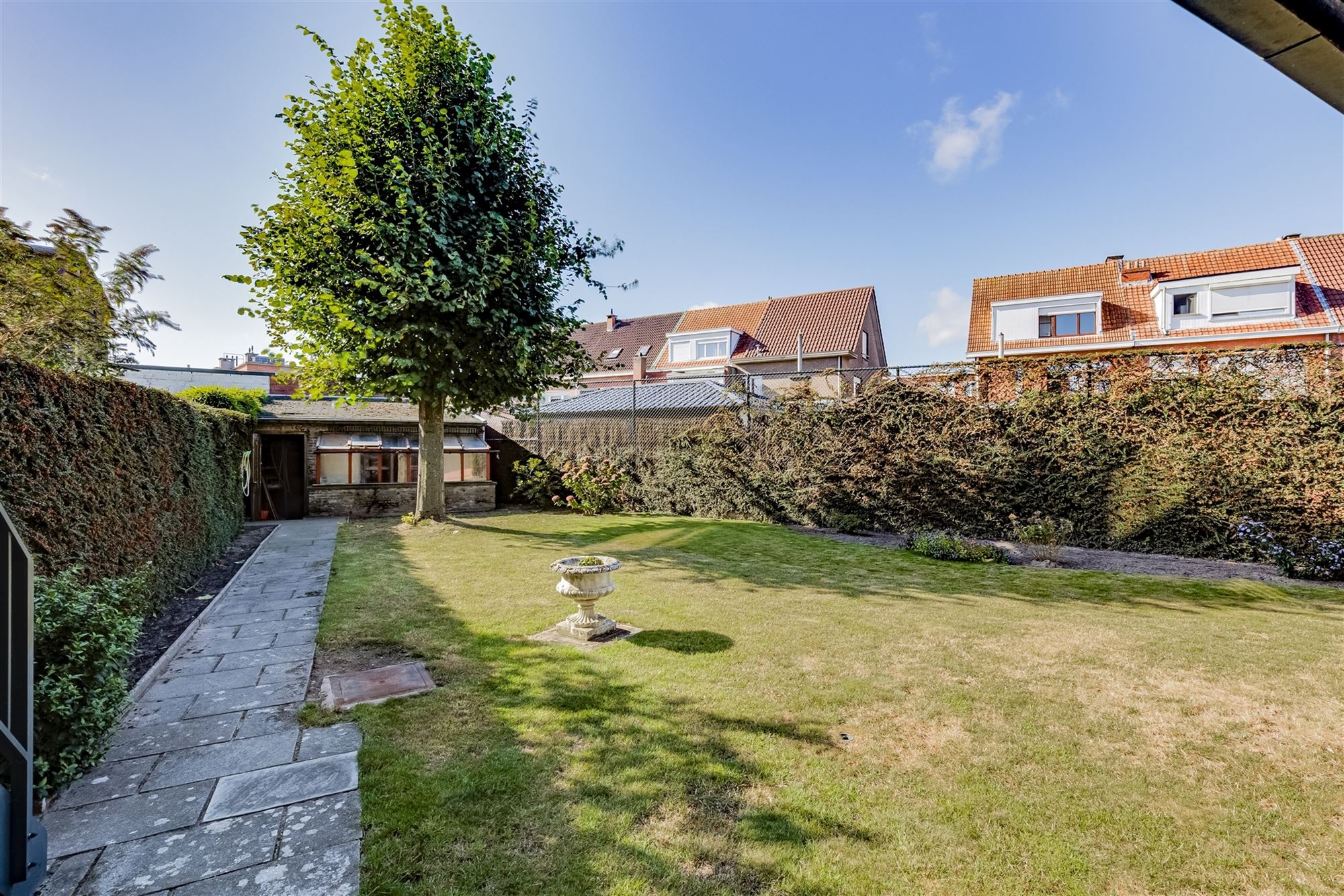 Ruime bel-étagewoning met 5 slk op 569 m² in rustige wijk te Aartselaar foto 6