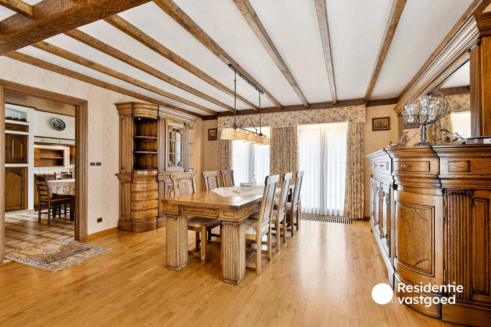 Alleenstaande bungalow met 4 slaapkamers en ruime tuin foto 10