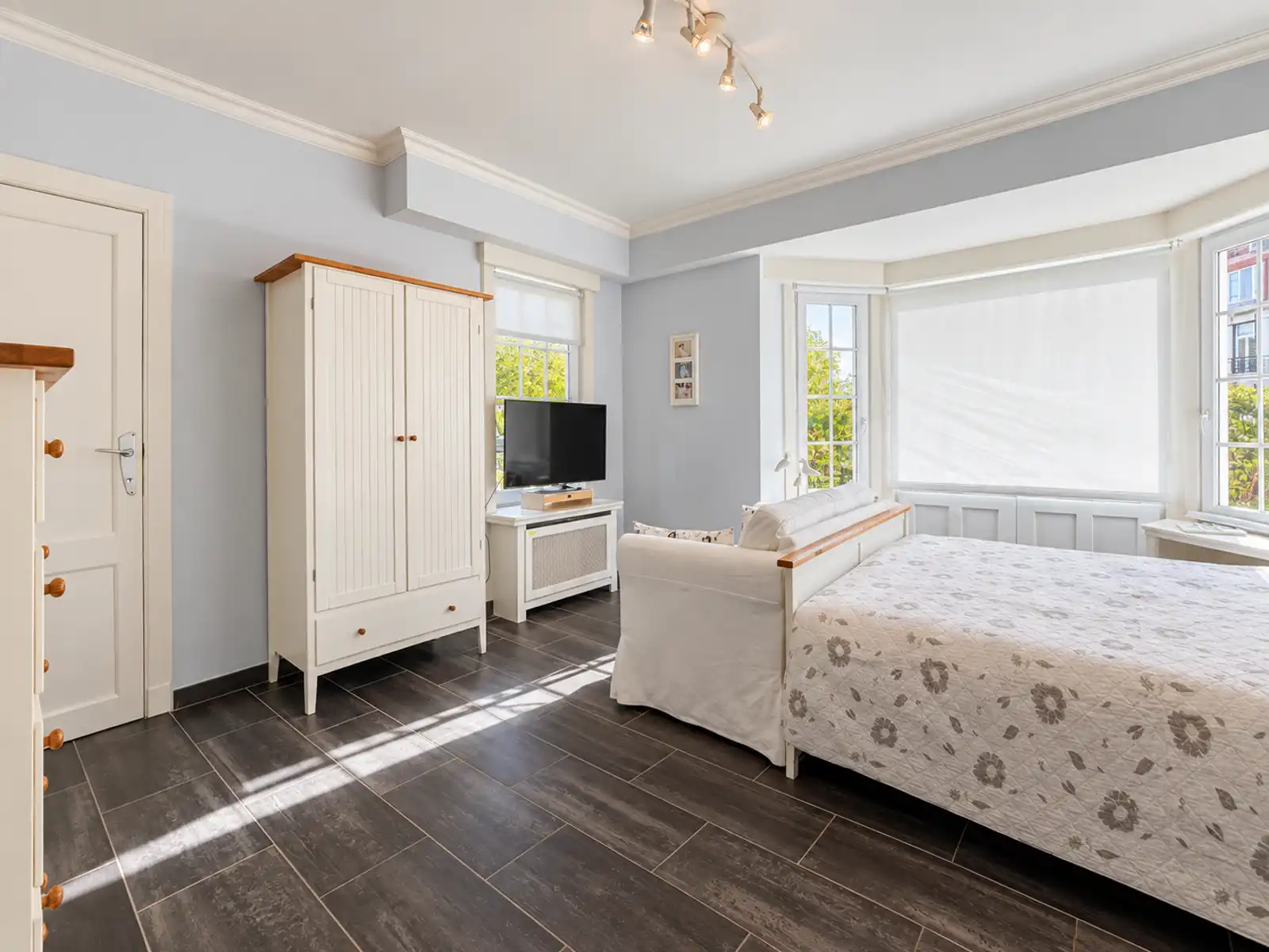 Gemeubeld karaktervol appartement op toplocatie - Het Zoute foto 7