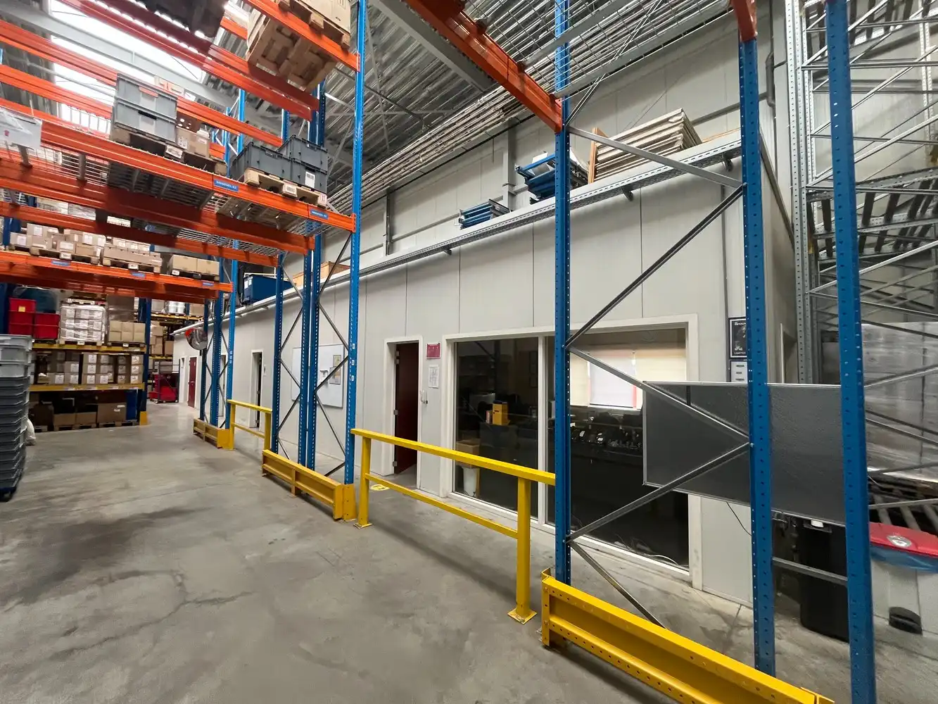 Industrieel-magazijn-logistiek te koop foto 24