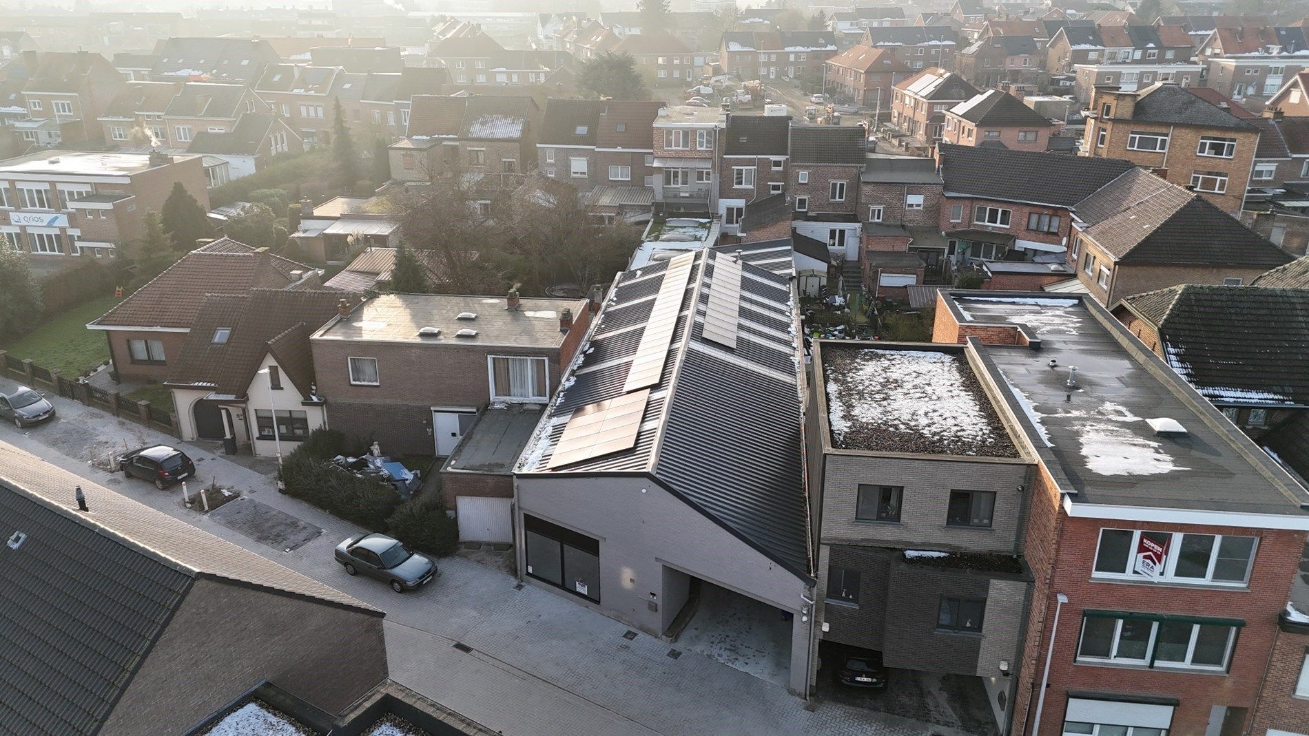 Woning met 2 bedrijfspanden – Aandelentransactie foto {{pictureIndex}}